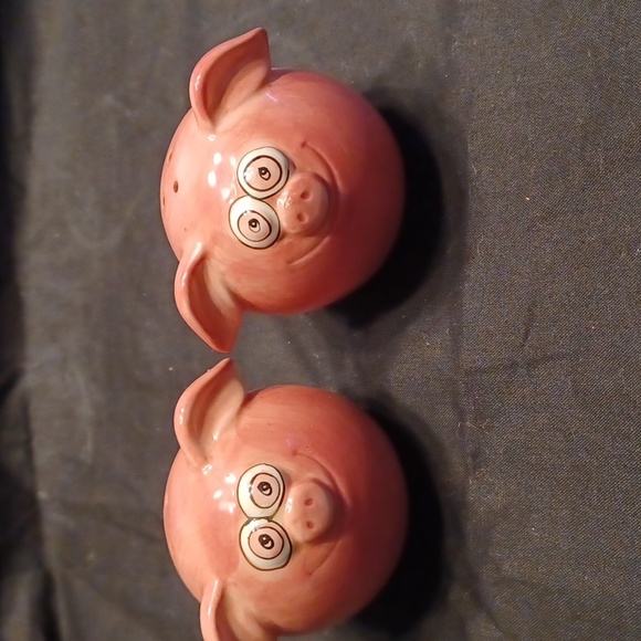 Vintage Other - Pink Pig salt and pepper shakers